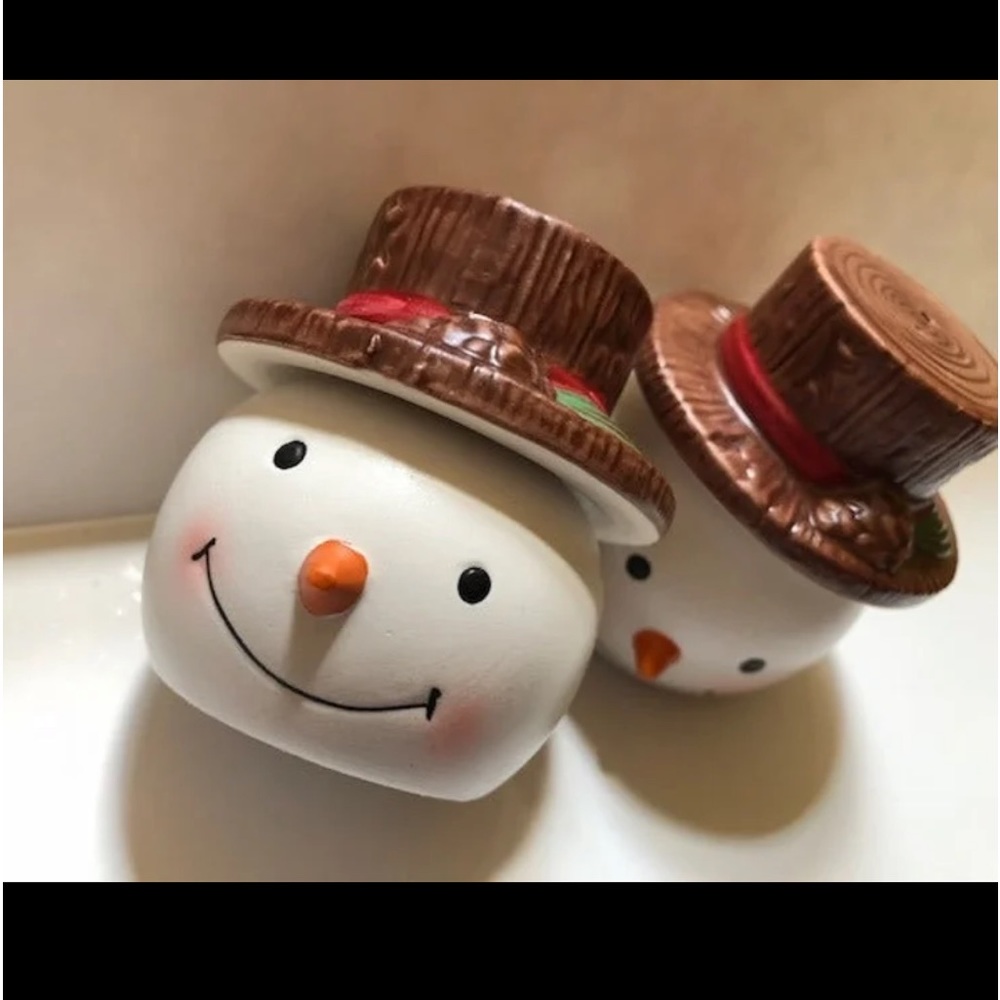 Stackable Snowman Salt & Pepper Shakers Hallmark Artist Collection Gary